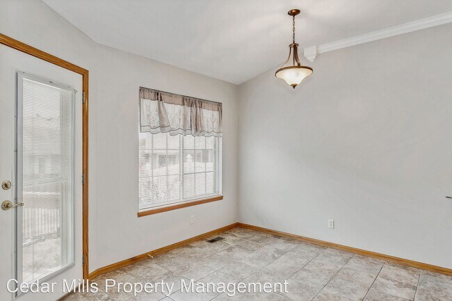 Building Photo - 4 br, 3 bath House - 1950 S Webb #117