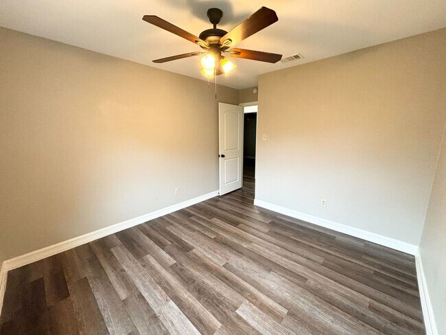 Building Photo - Completely Remodeled 4 bedroom Home
