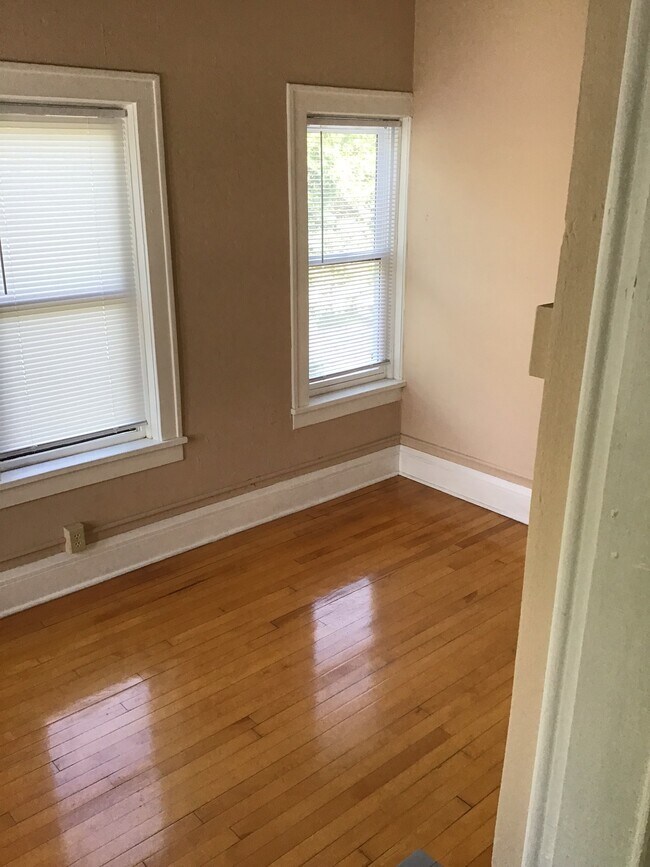 Building Photo - 2726 DuPont Ave S