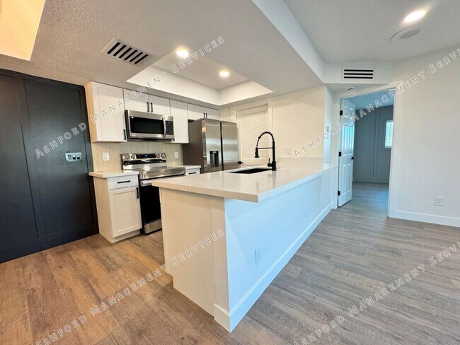 Building Photo - 520 N Stapley Dr