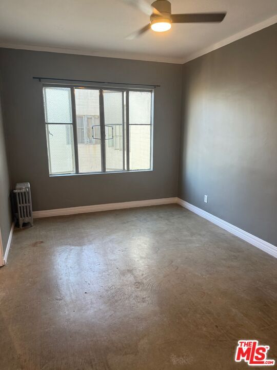 Building Photo - 5217 Hollywood Blvd