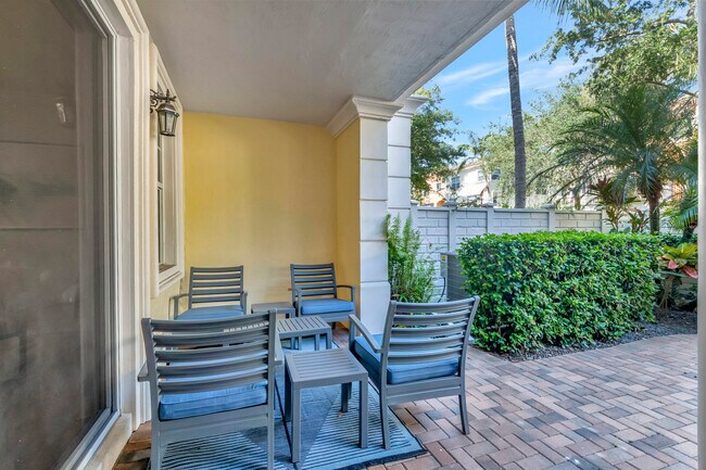 Building Photo - 5585 NE Trieste Way