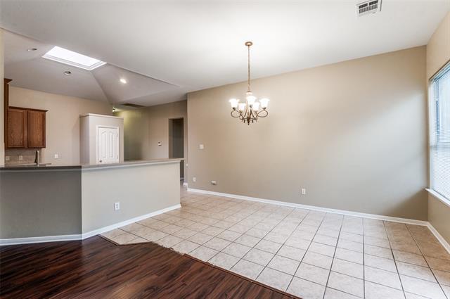 Building Photo - 5005 Stonecrest Dr