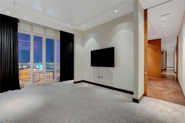 Building Photo - 3750 Las Vegas Blvd S