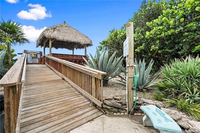 Building Photo - 10310 S Ocean Dr