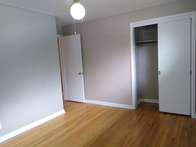 Building Photo - Stunning 4 bedroom 2 bath Virginia Village...