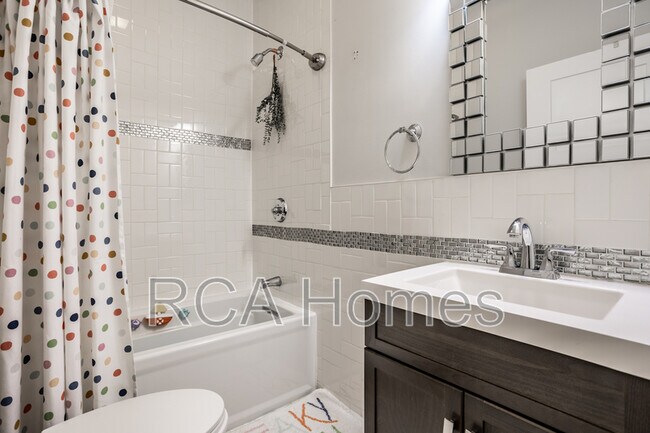 Building Photo - 1547 Hoyt Ave