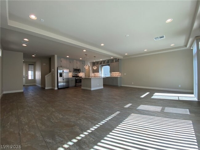 Building Photo - 6357 Luna Rosa Ave