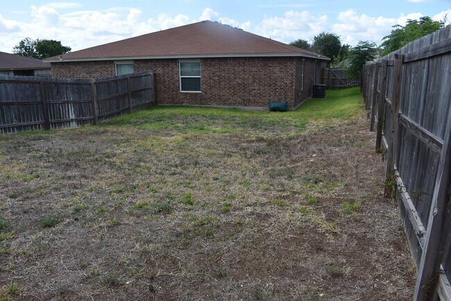Building Photo - 1413 Pima Trail