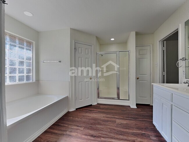 Building Photo - 1013 White Marlin Dr