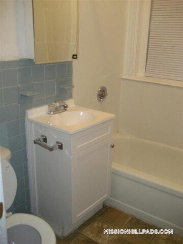 Building Photo - 887 Huntington Ave