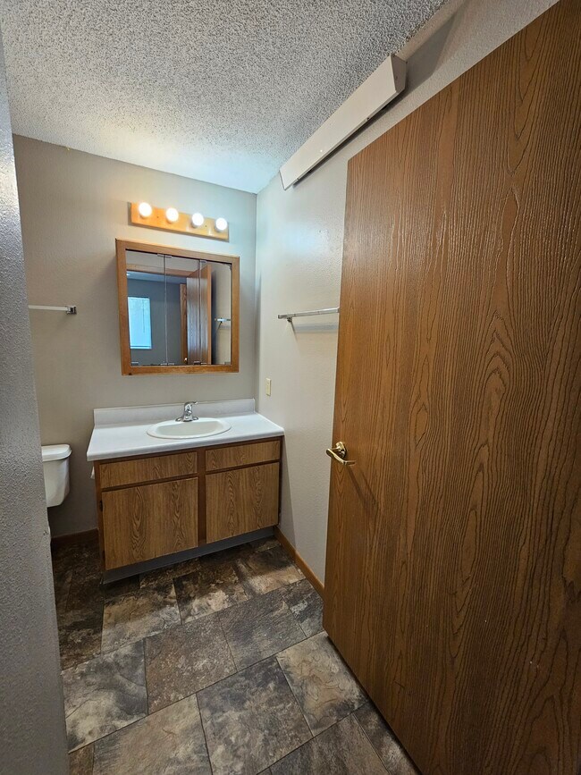 Building Photo - 8th & 8th Apartments