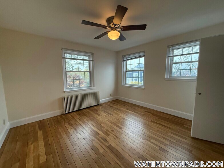 Building Photo - 550 Belmont St