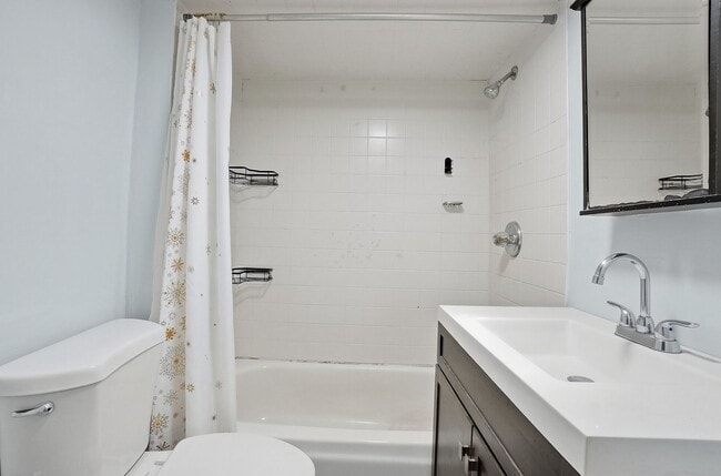 Building Photo - 5919 S Spaulding Ave