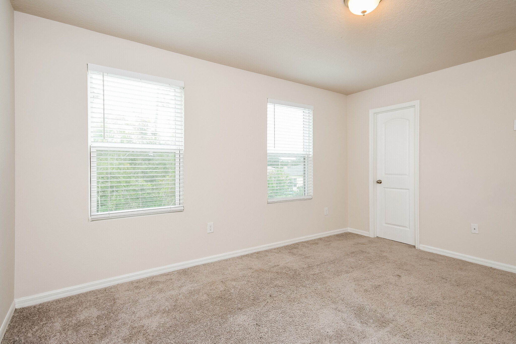 Building Photo - 113 Talavera Ln