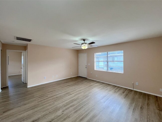 Building Photo - Charming 2 Bedroom, 1 Bath Duplex in Fort ...