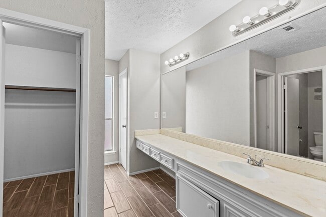 Building Photo - 7823 Bateman Ln