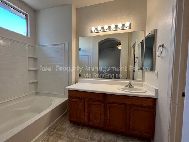 Building Photo - 13444 W Rhine Ln