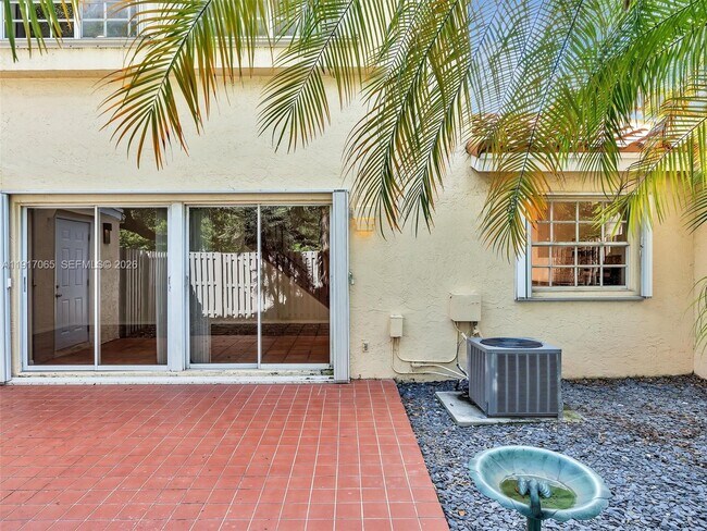 Building Photo - 1353 Springside Dr