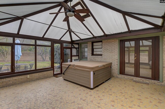 Building Photo - 1808 York Dr