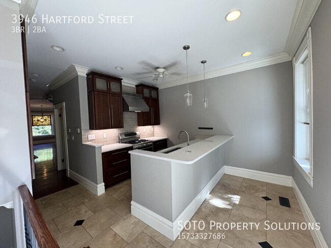 Building Photo - 3946 Hartford St