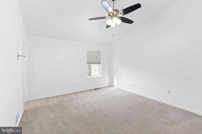 Building Photo - 219 Liberty Dr