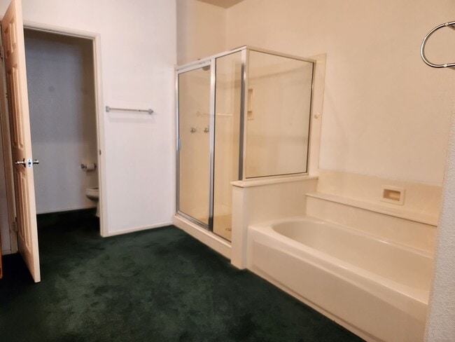 Building Photo - SINGLE STORY TOWN HOME AVAILABLE