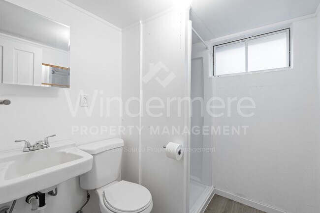 Building Photo - Charming North Spokane Home in a Prime Location