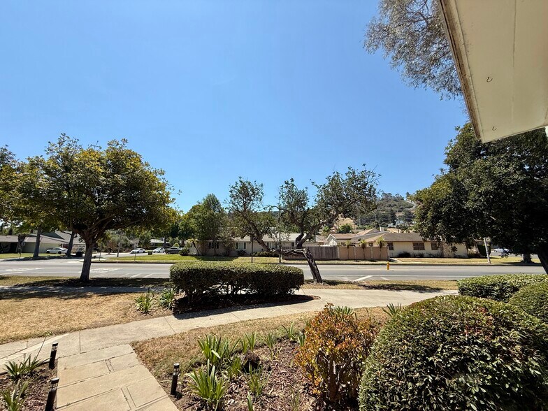 Building Photo - 5530 Village Grn