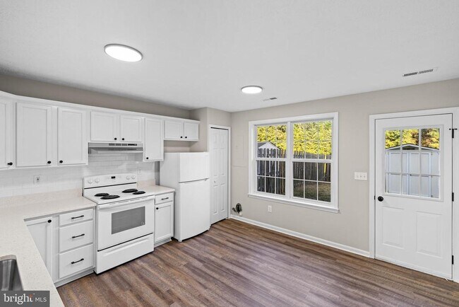 Building Photo - 10505 Tidewater Plains Dr