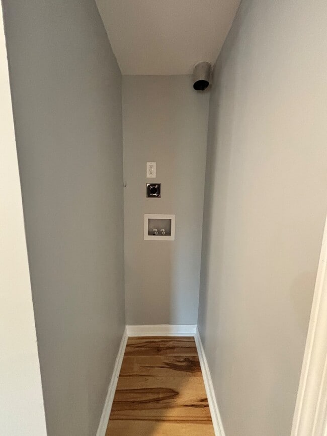 Building Photo - 1104 Stantonsburg Cir SE