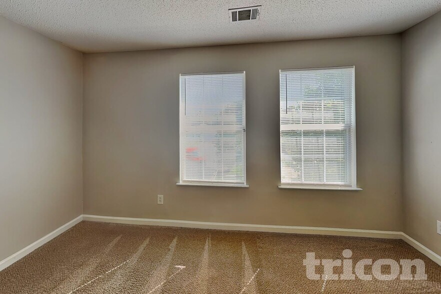 Building Photo - 1104 St Phillips Ct