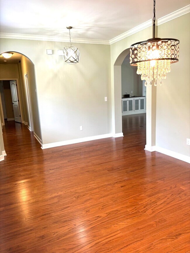 Building Photo - 231 Belclare Way