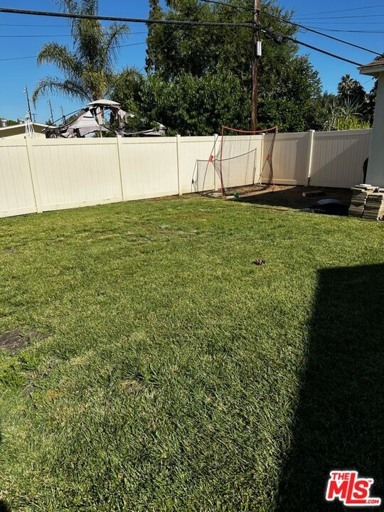 Building Photo - 5048 Enfield Ave