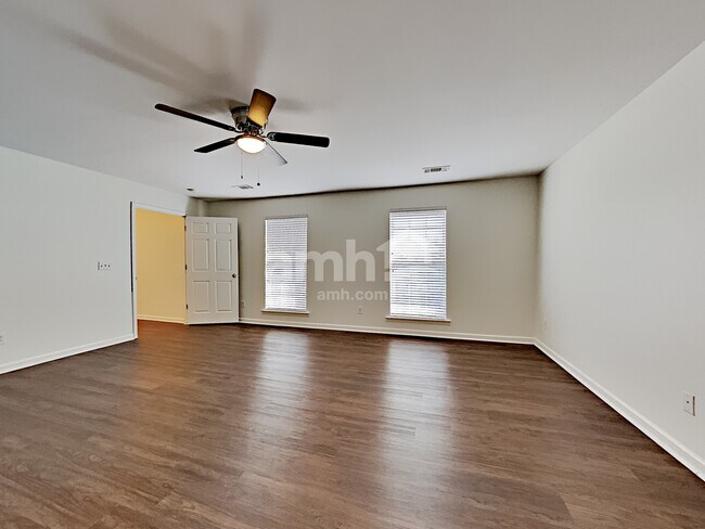 Building Photo - 1441 Bridgecross Pky