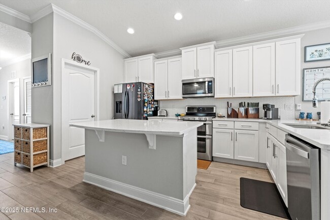 Building Photo - 21 Creekmore Dr