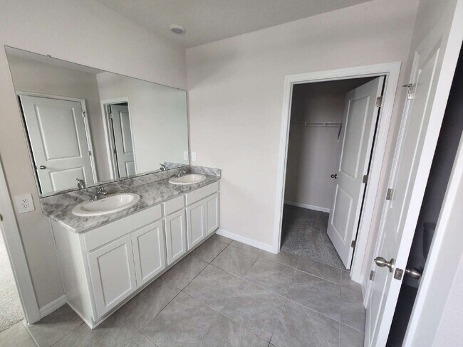 Building Photo - 18002 Canopy Pl