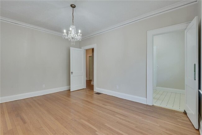 Building Photo - 812 Adair Ave NE