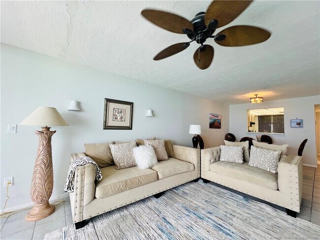 Building Photo - 10680 S Ocean Dr