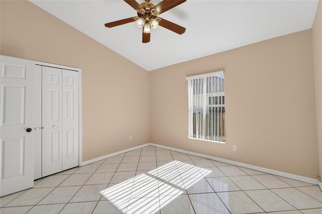 Building Photo - 4517 Oak River Cir