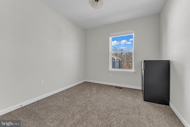 Building Photo - 8805 Mimosa Ave