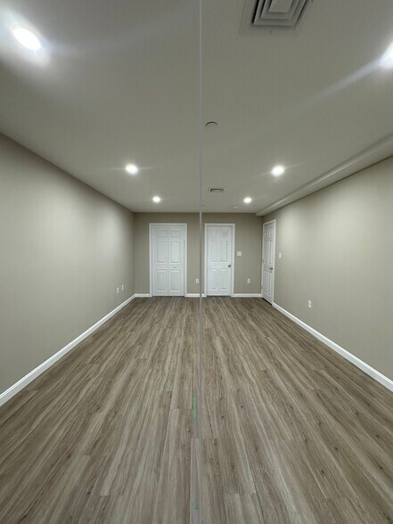 Building Photo - 64 Willard St