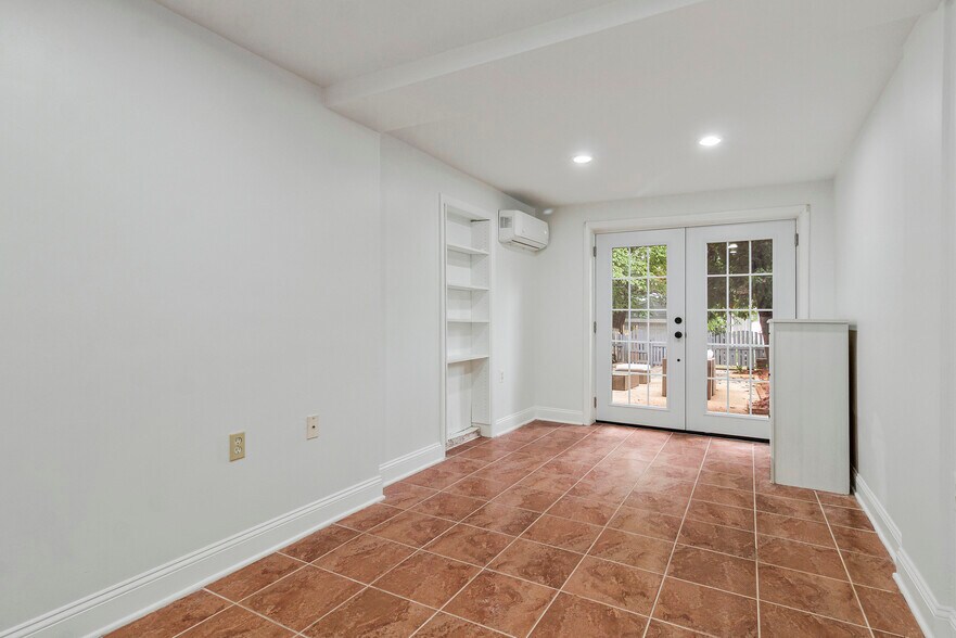 Building Photo - 4414 Volta Pl NW