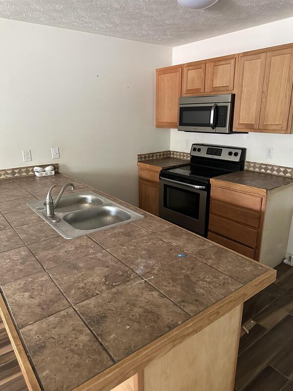 Building Photo - 30 Edith Cv