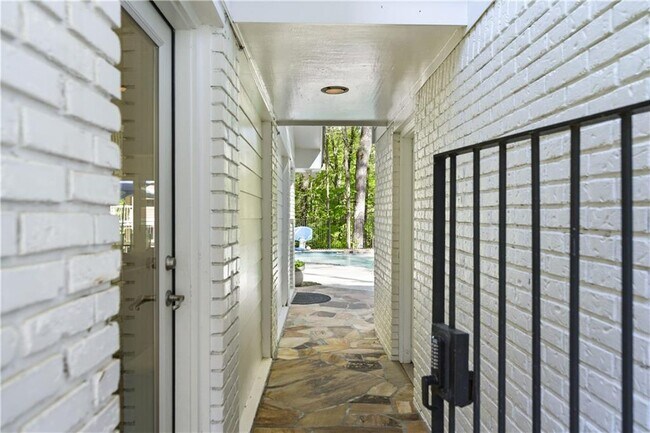 Building Photo - 4115 Glen Devon Dr NW