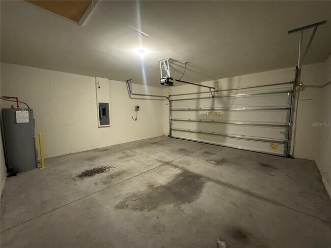 Building Photo - 404 Tanglewood Dr
