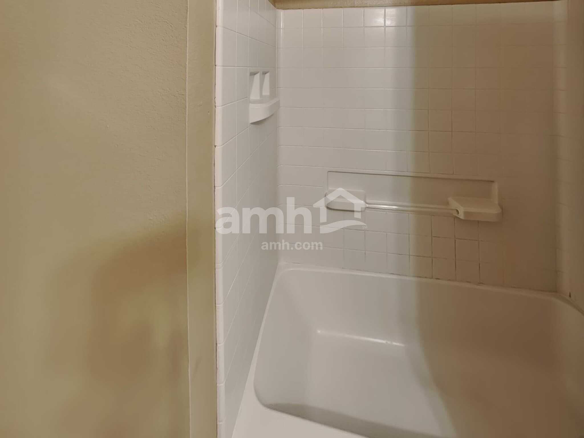 Building Photo - 149 Ashwood N