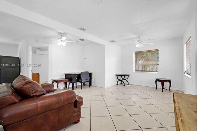 Building Photo - 2415 Pierce St