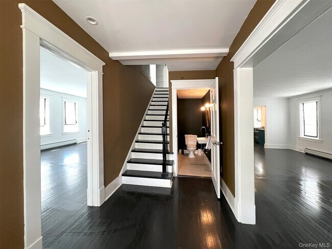 Building Photo - 17 Washington Ave