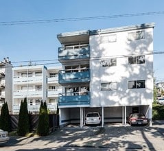 Building Photo - Fountainside